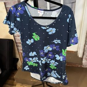 Set of 4 XS LuLaRoe shirts